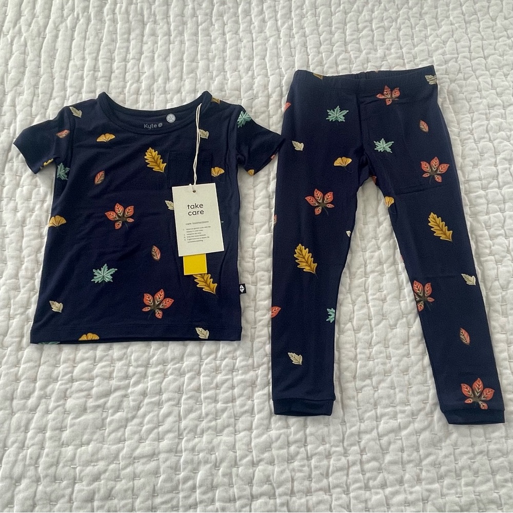 NWT Kyte BABY Bamboo Autumn Fall Navy Leaf Print Short Sleeve & Pants Pajama Set